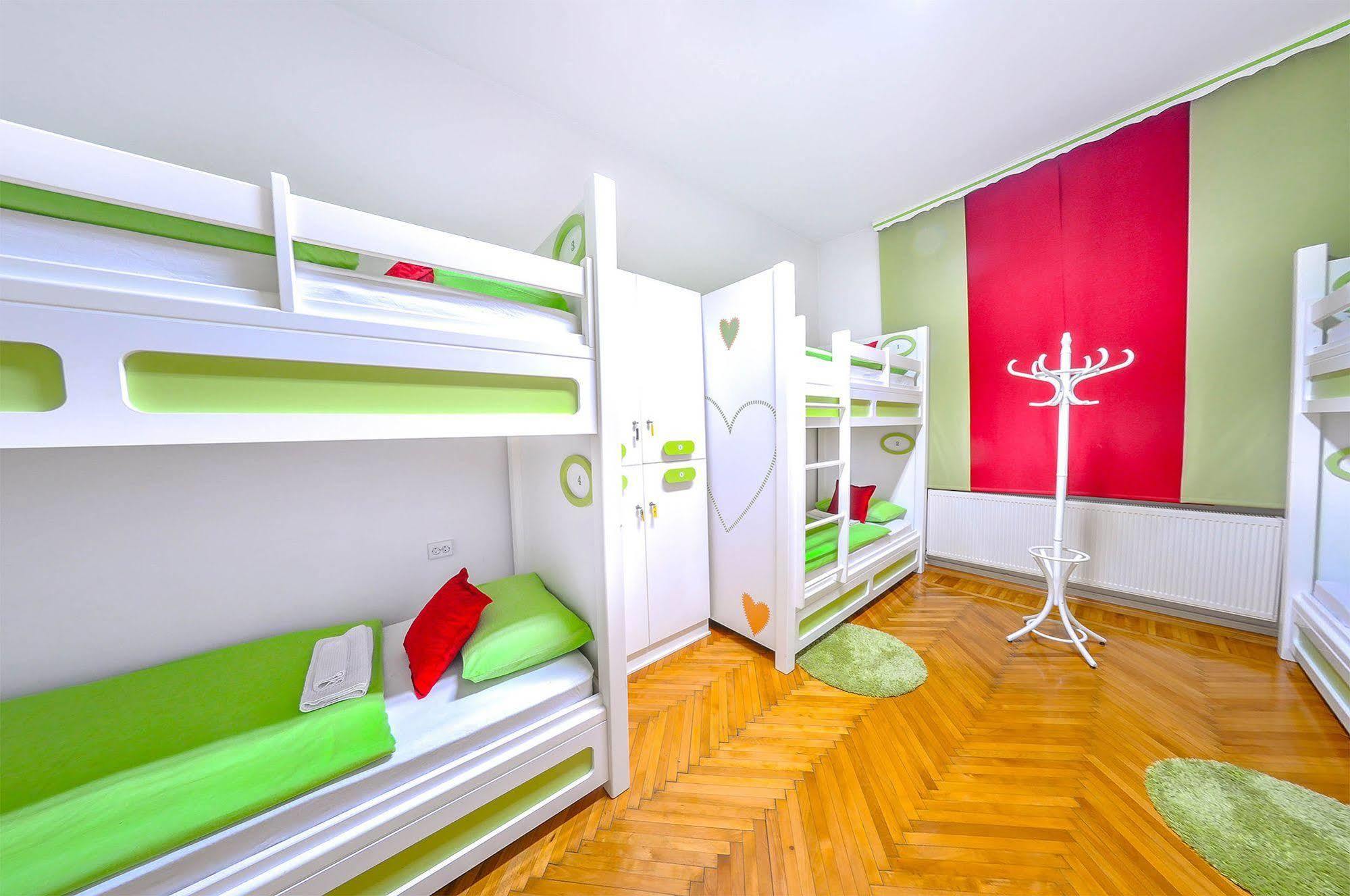 Hostel For Me Sarajevo Bagian luar foto